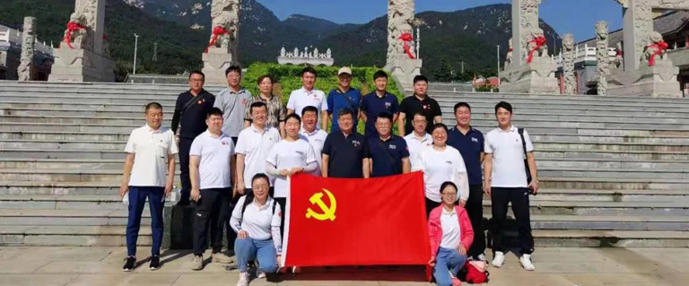 追尋黨的（de）足跡  續寫奮進使命